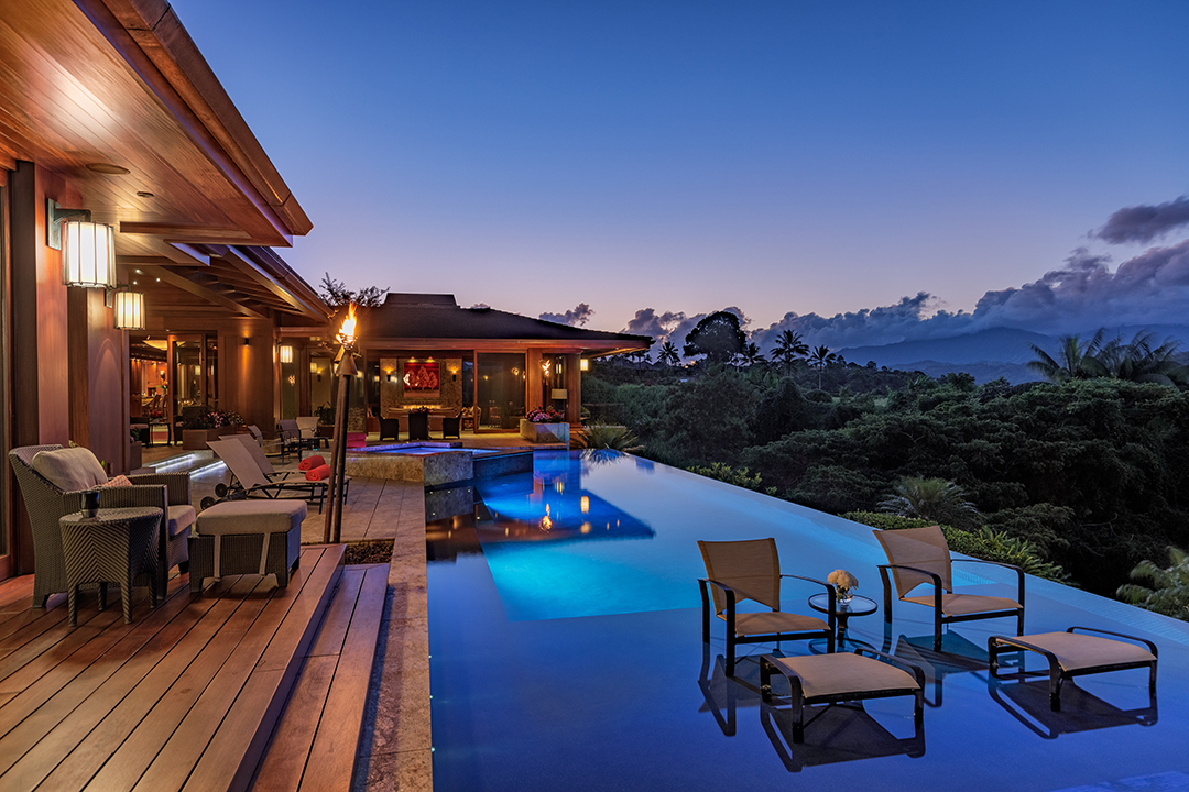 Explore A 27 8m Hawaii Utopia With Spectacular Views Night