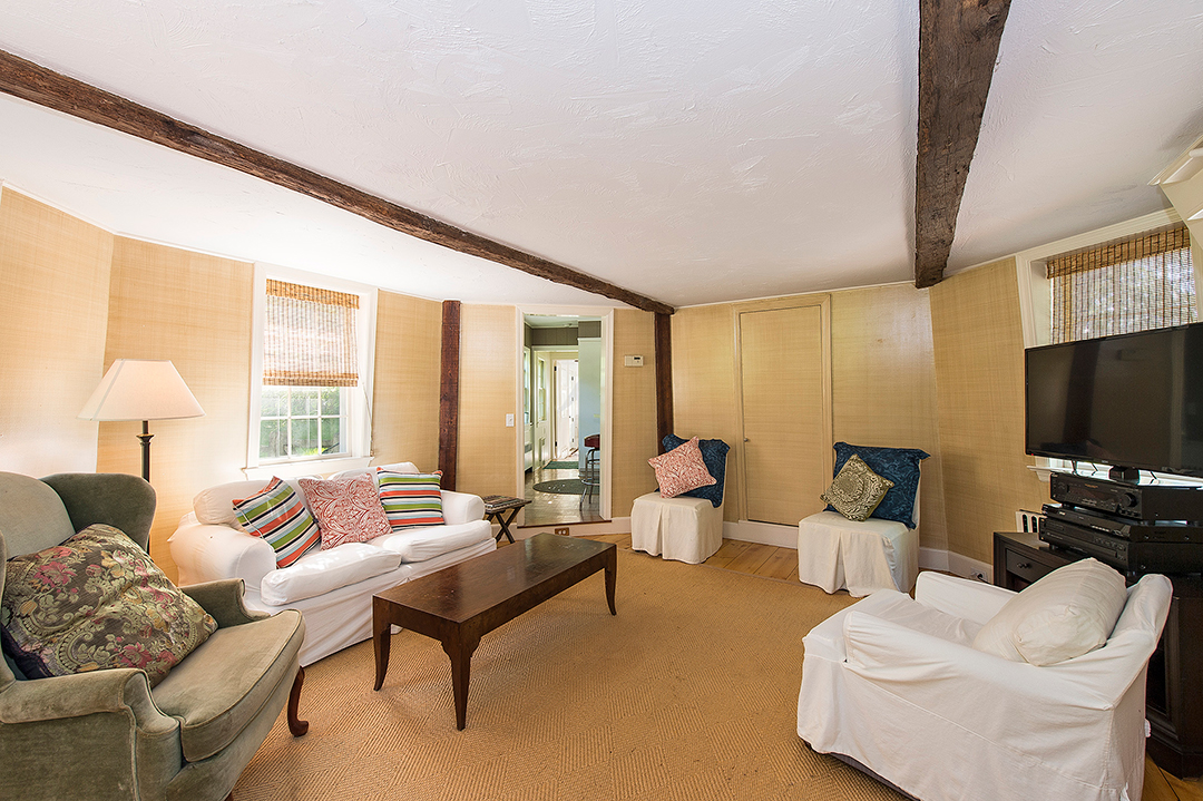 Famed Windmill House Marilyn Monroe Rented In The Hamptons Asks 11 5m Living Room