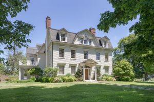 Fountain Inn Ridgefield Ct Front Exterior