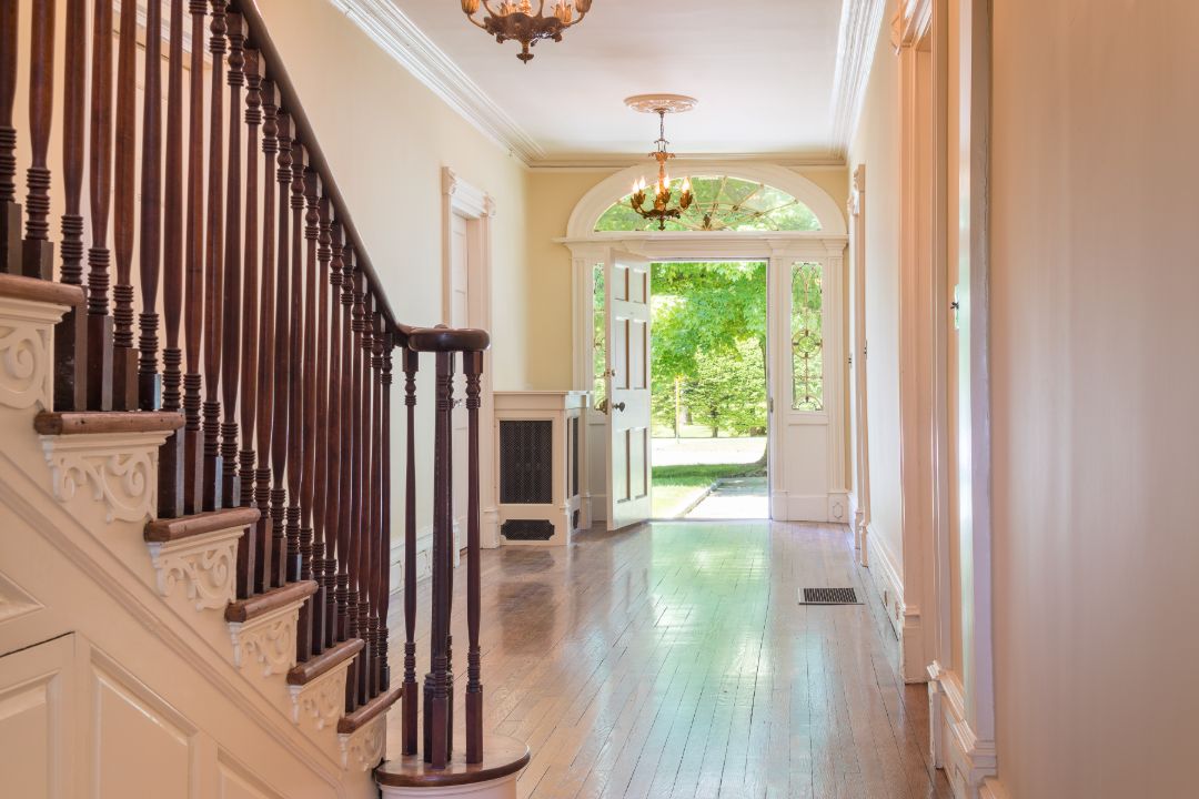 Fountain Inn Ridgefield Ct Foyer