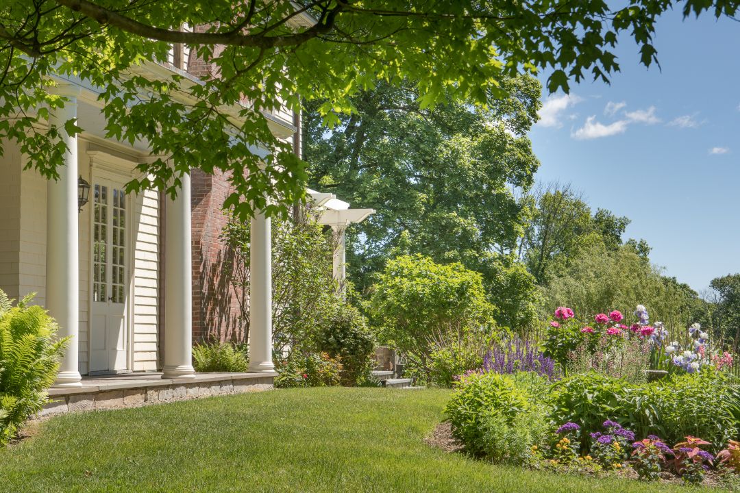 Fountain Inn Ridgefield Ct Garden