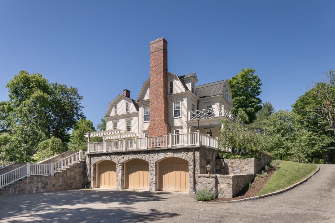 Fountain Inn Ridgefield Ct Garage