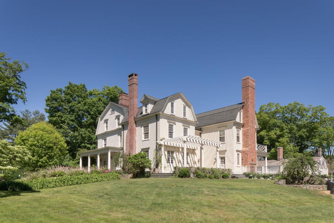 Fountain Inn Ridgefield Ct Rear Exterior