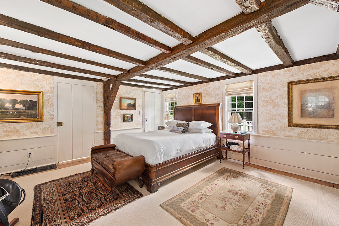 Glenn Close Says Goodbye To A Quaint Bedford Ny Farmhouse Home Bedroom