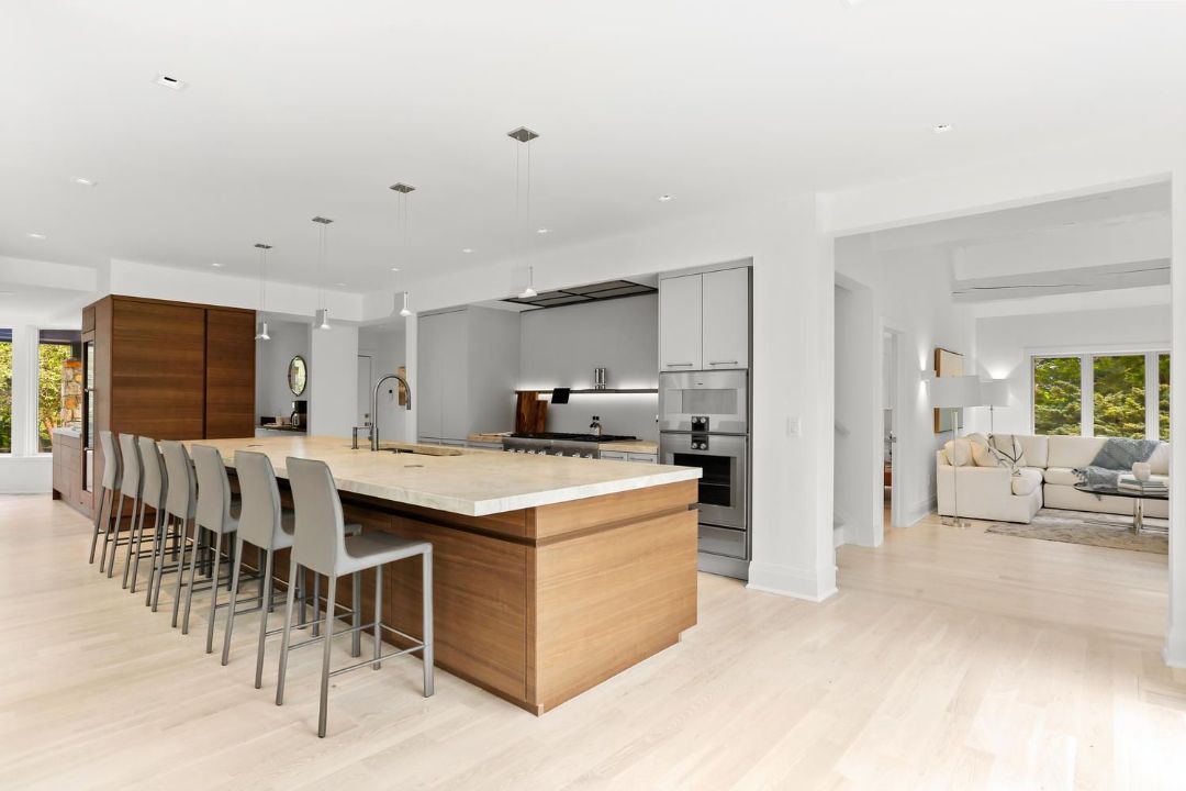 New Canaan Ct Modern Kitchen Island