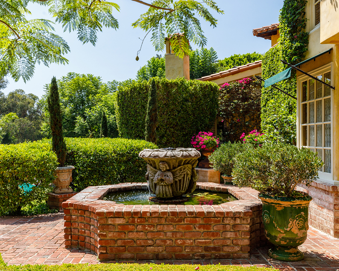 Priscilla Presley Has Left The Building And Just Sold Her Beverly Hills Home Fountain