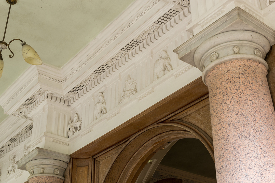 Restoration Ready A Regal Ireland Mansion In Need Of Love Asks 1 2m Columns