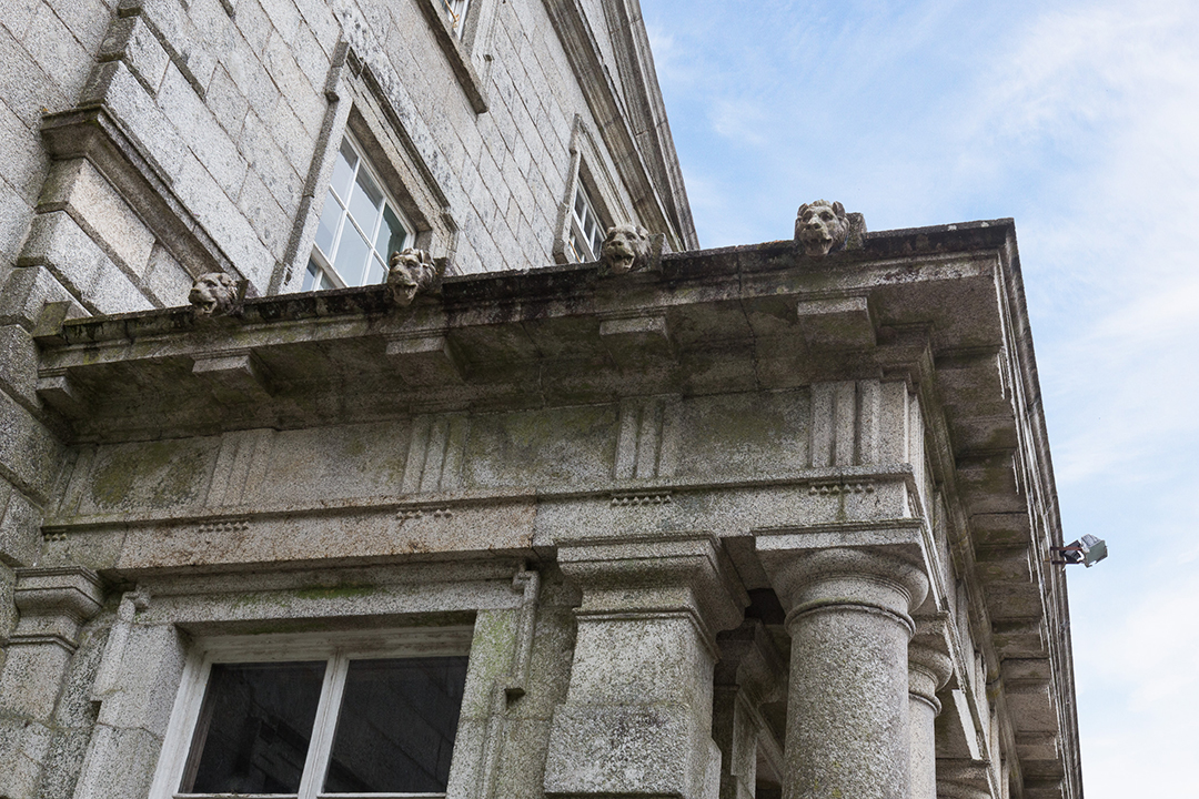 Restoration Ready A Regal Ireland Mansion In Need Of Love Asks 1 2m Exterior Details