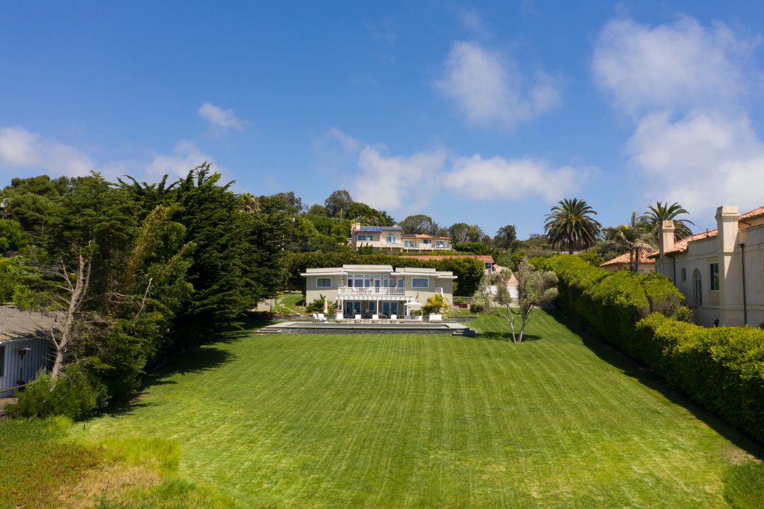 Shaun White Malibu Mansion Lawn II