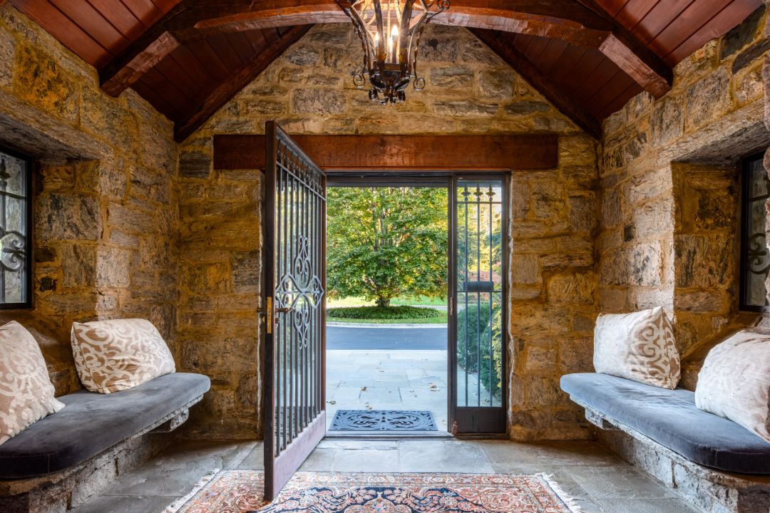 Sunnybrook Rd Bronxville Ny Estate Entry