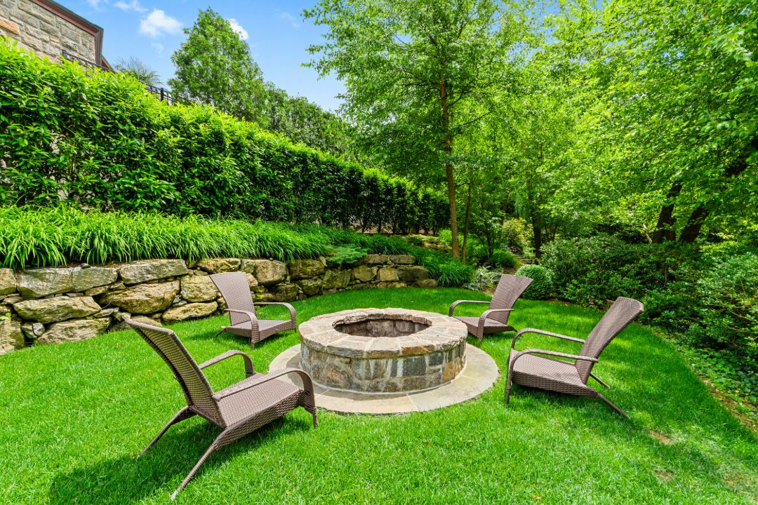 Sunnybrook Rd Bronxville Ny Estate Fire Pit