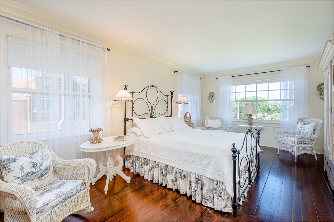 Traditional Nantucket Home Where A Legacy Can Be Built Asks 18m Bedroom
