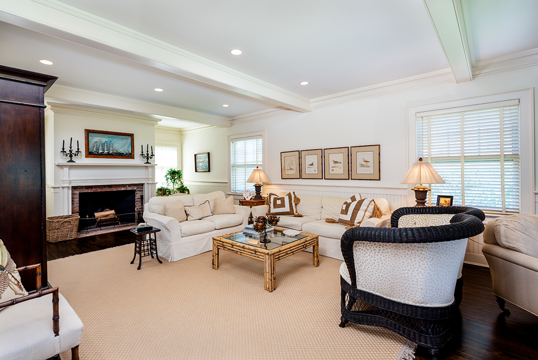 Traditional Nantucket Home Where A Legacy Can Be Built Asks 18m Living Room