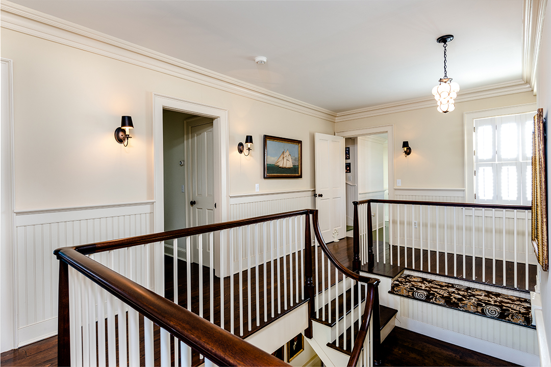 Traditional Nantucket Home Where A Legacy Can Be Built Asks 18m Stairs