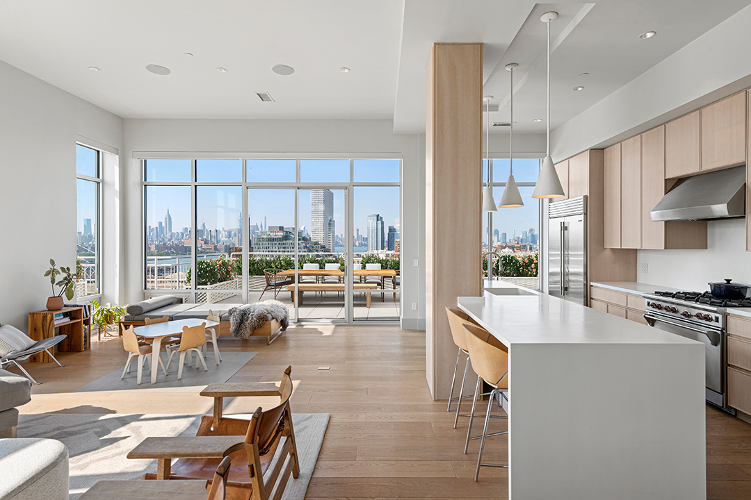 Williamsburg Penthouse Offers Ultimate Rooftop Living For 5 4m Kitchen