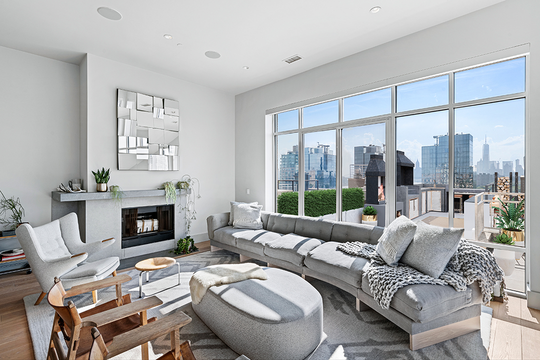 Williamsburg Penthouse Offers Ultimate Rooftop Living For 5 4m Living Room