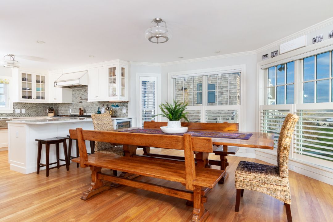 Central Beach Quonnie Charlestown Beach House Dining Room