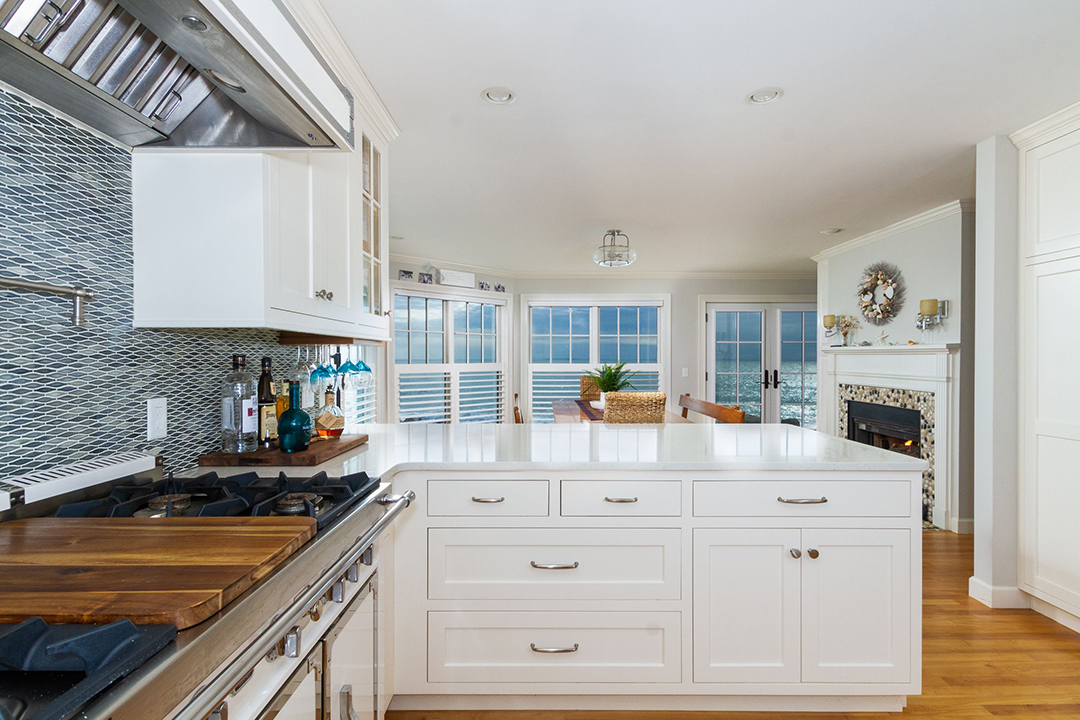 Charming Oceanfront Home In The Ocean State Asks 4 29m Kitchen