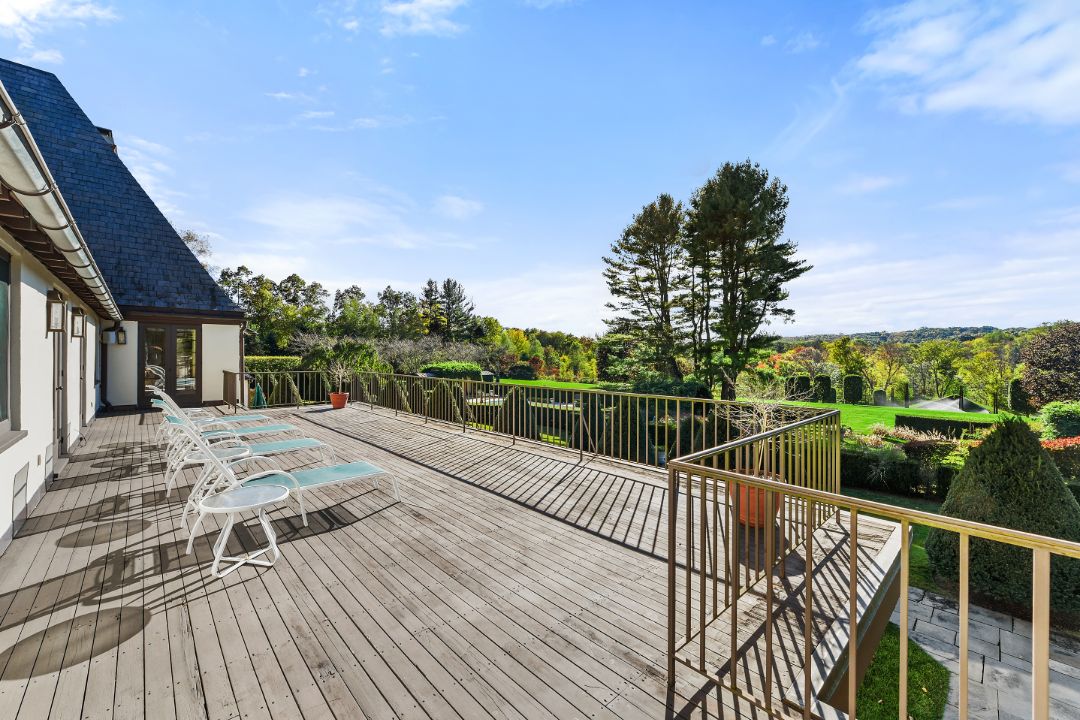 Chicago Producer Westchester Estate Balcony