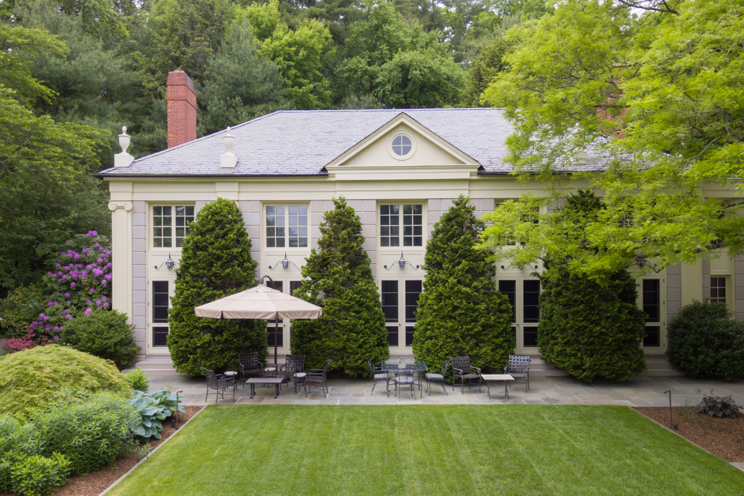 Gracious 11 Acre Estate In Lyme Ct Seeks 3 75m Lawn Closer