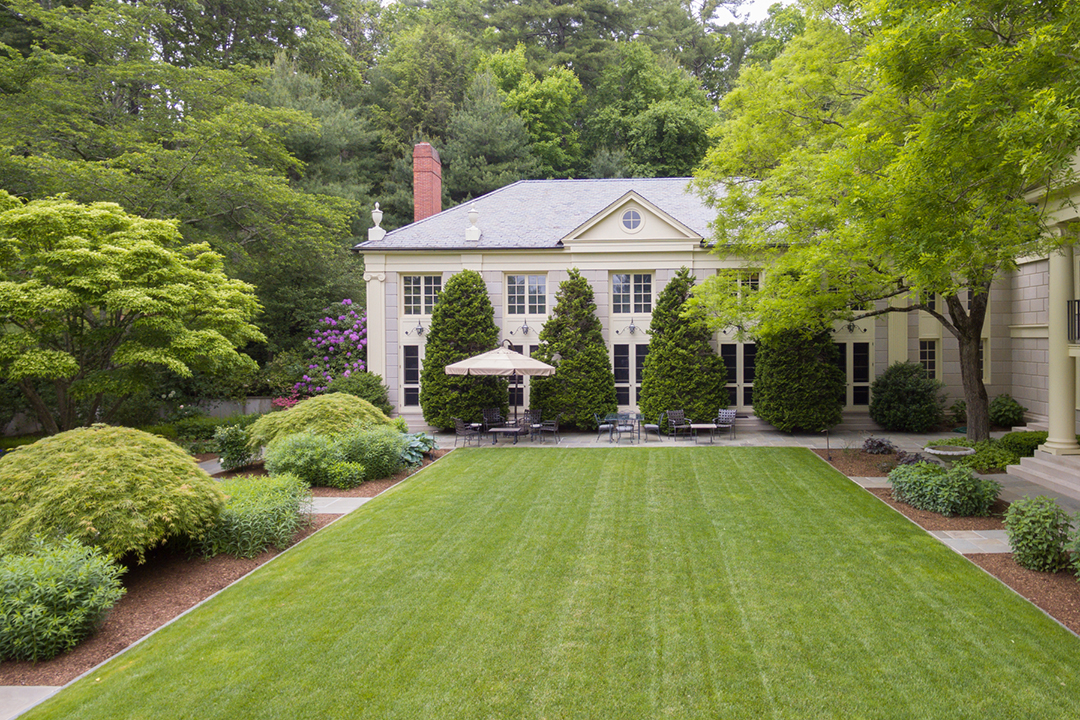 Gracious 11 Acre Estate In Lyme Ct Seeks 3 75m Lawn