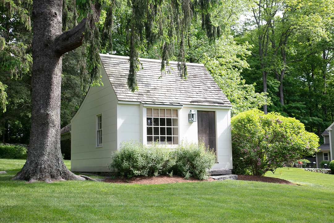 Gracious 11 Acre Estate In Lyme Ct Seeks 3 75m Small House