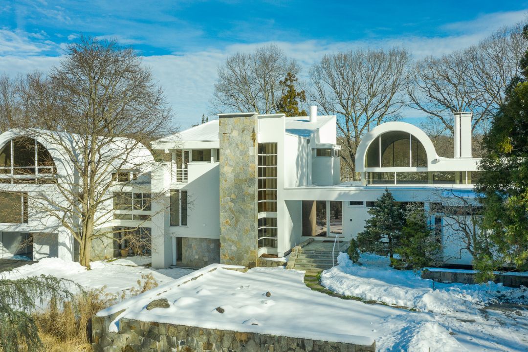 Moma Curator Pound Ridge Home Exterior