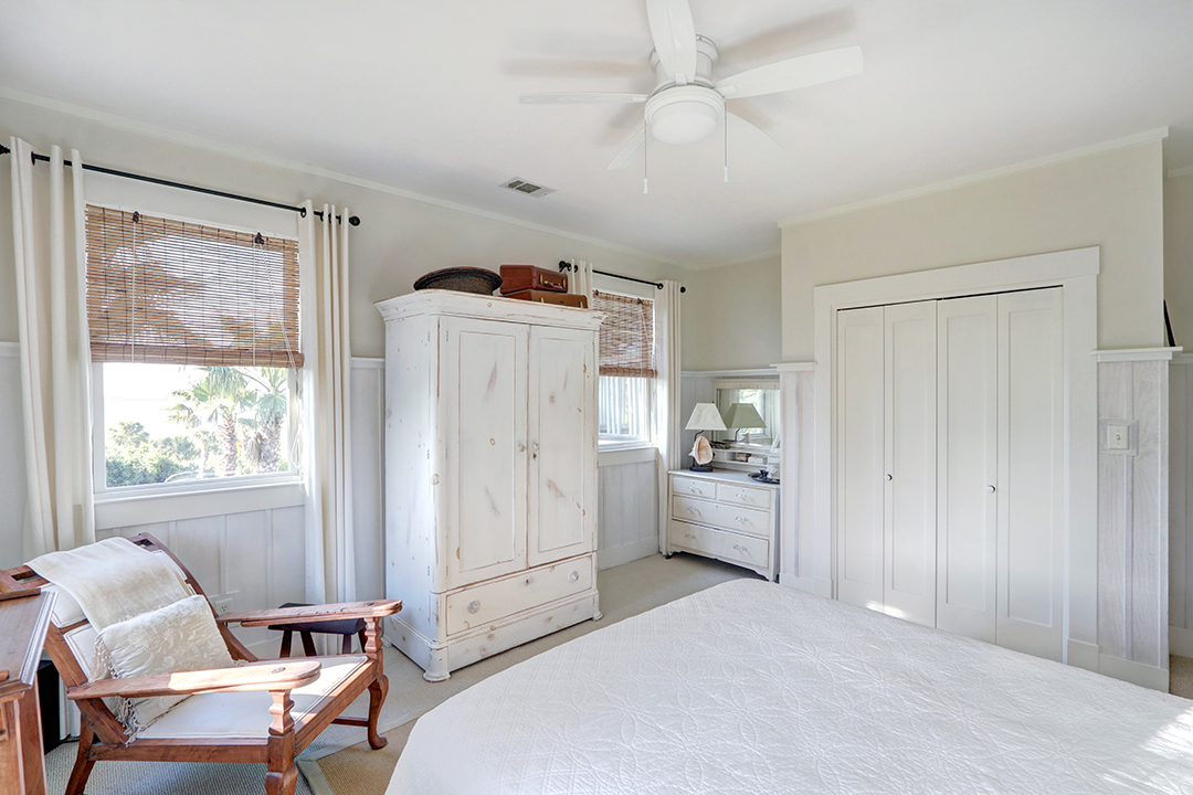 Sandra Bullock Sells Beautiful Tybee Island Home Bedroom B