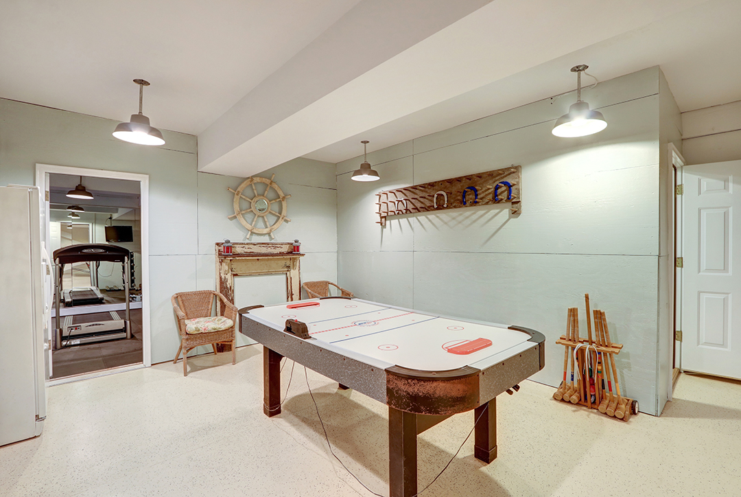 Sandra Bullock Sells Beautiful Tybee Island Home Gameroom