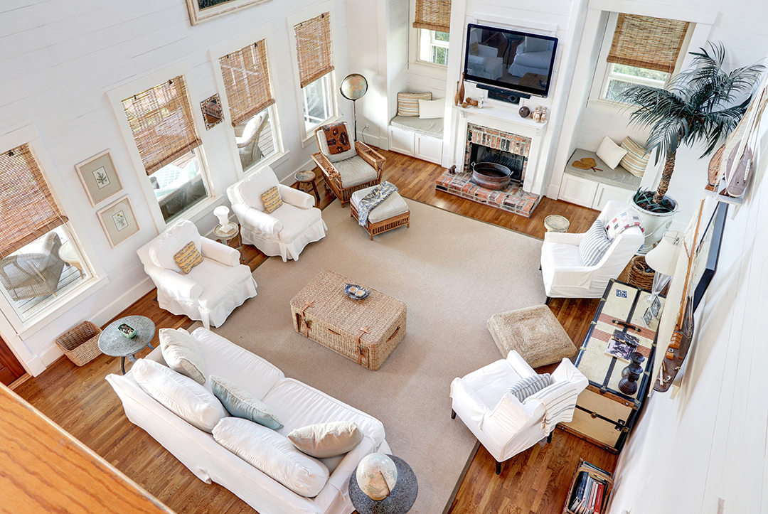 Sandra Bullock Sells Beautiful Tybee Island Home Living Room