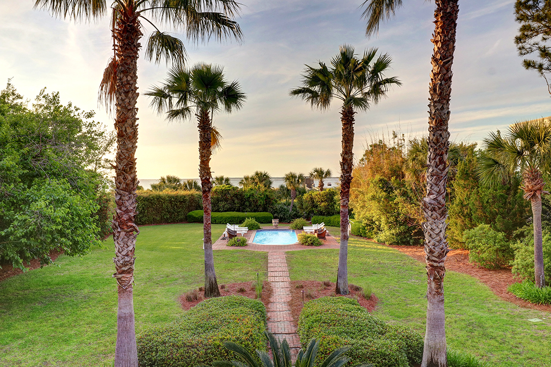 Sandra Bullock Sells Beautiful Tybee Island Home Pool