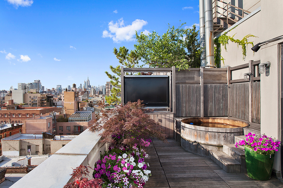 8 Homes Listed Across The Country That Are Super Bowl Sunday Ready Chinatown