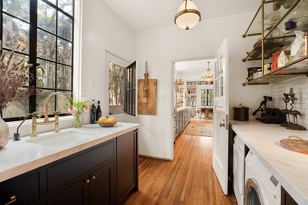Actor Walton Goggins Lists Cherished Circa 1927 La Home Kitchen B