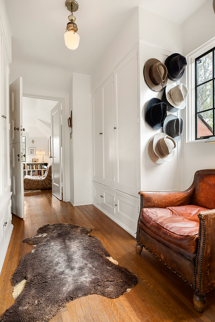 Actor Walton Goggins Lists Cherished Circa 1927 La Home Rug