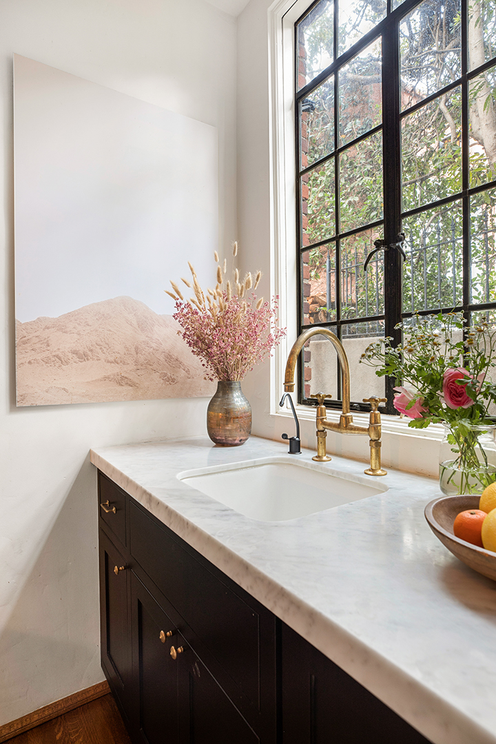 Actor Walton Goggins Lists Cherished Circa 1927 La Home Sink