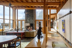Author Susan Orlean Lists Contemporary Glass Beauty In Hudson Valley Living Room