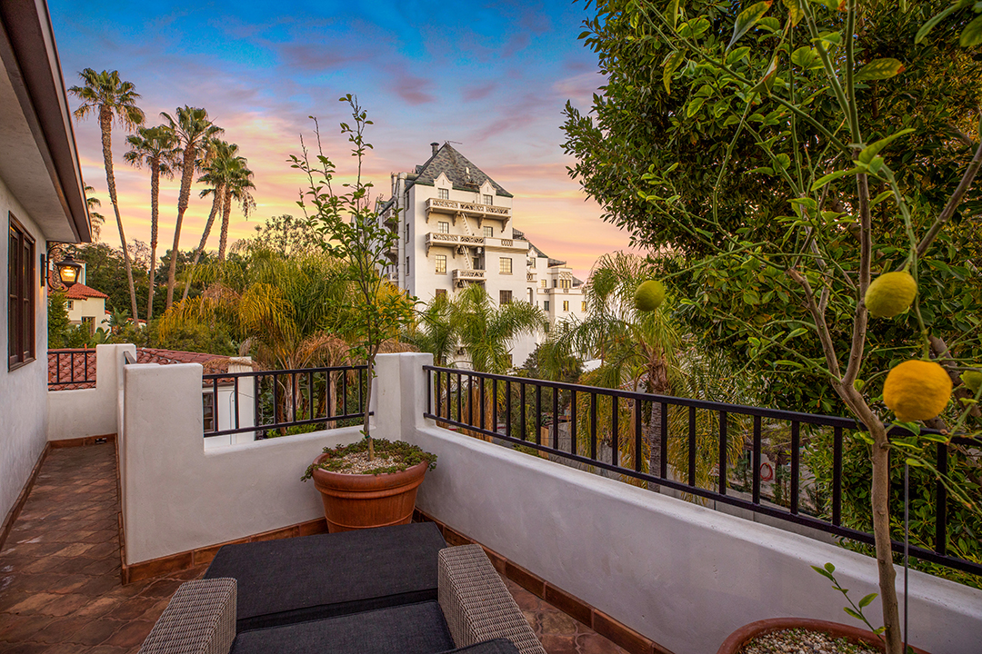 Avi Brosh Home Balcony