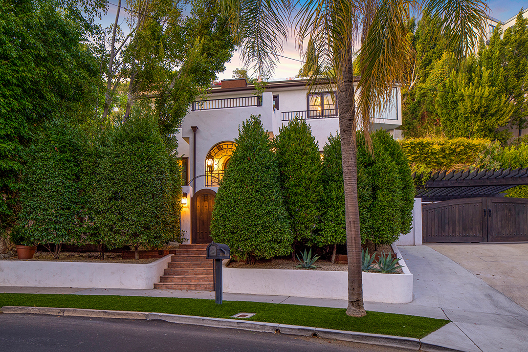 Avi Brosh Home Exterior