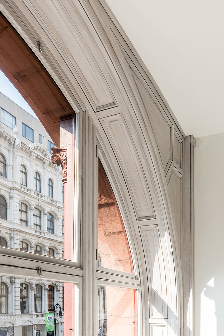 Award Winning Bleecker Street Loft With Dreamy Arched Windows Wants 6 5m Details