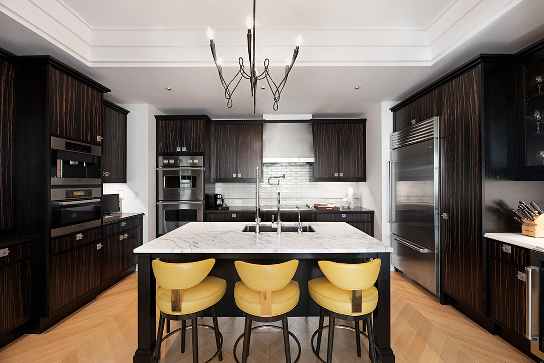 Chic In Chelsea A Glamorous Apartment In Walker Tower Asks 18 5 Kitchen