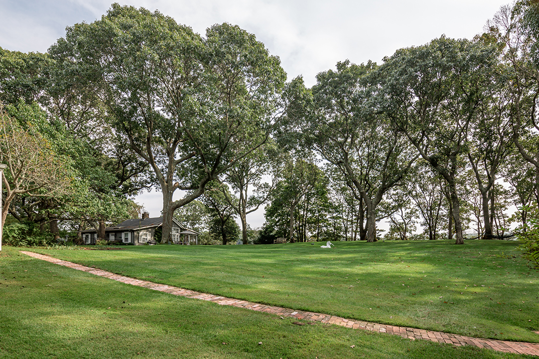 John Steinbecks Famous Sag Harbor Home Lists For 17 9m Grounds B