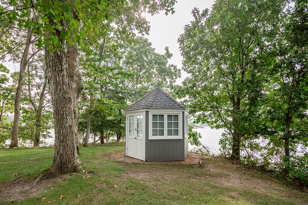 John Steinbecks Famous Sag Harbor Home Lists For 17 9m Writing House