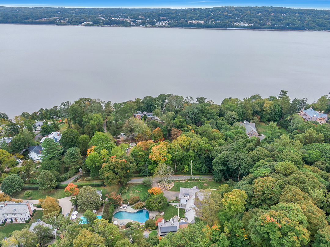 Modernized Historic Carriage House In Snedens Landing Asks 4m Aerial C