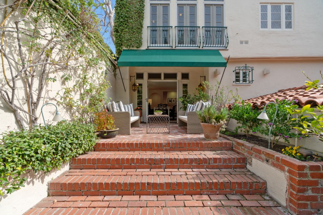 Riverdale Creator Courtney Villa Complex Los Angeles Awning