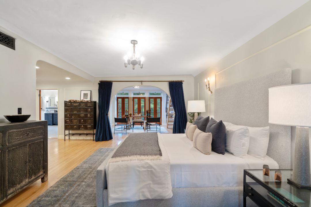 Riverdale Creator Courtney Villa Complex Los Angeles Bedroom