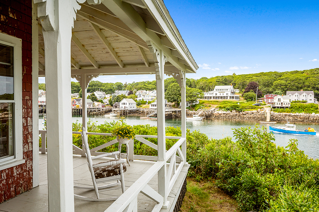 Set Of Seaside Cottages In Maine Offers A Peaceful Retreat For 2 1m View B