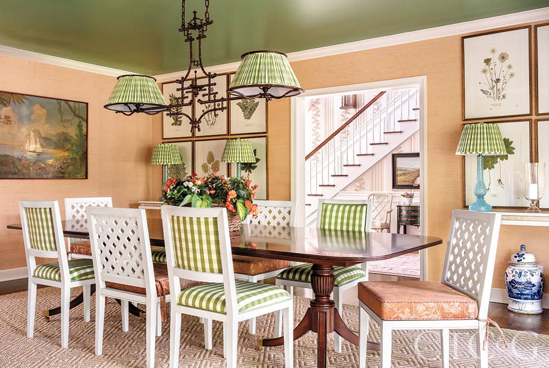Traditional dining room in Connecticut home