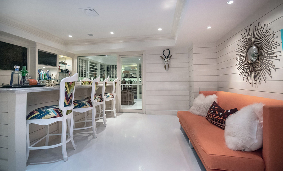 Step Inside A 11m Classic Home On Westports Compo Beach Bar