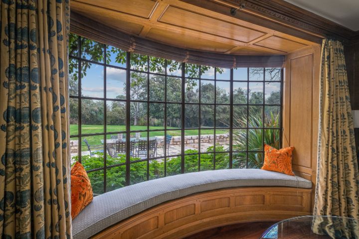 Usc Presidential Estate San Marino Window Seat