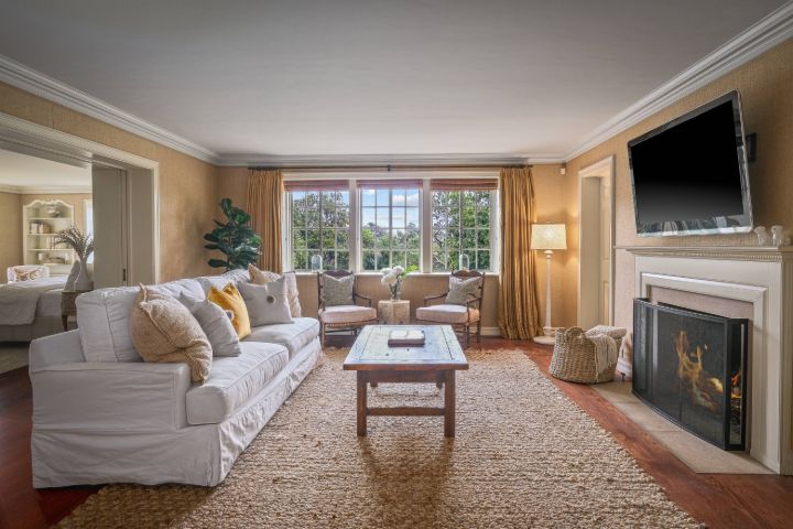 Usc Presidential Estate San Marino Sitting Area